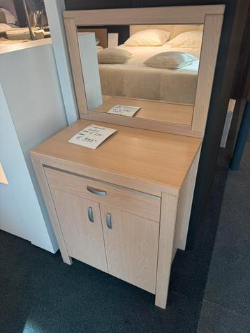 Commode met spiegel nu 250 euro beschikbaar voor biedingen