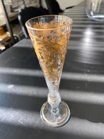 Antiek glas met bladgoud, Ophalen