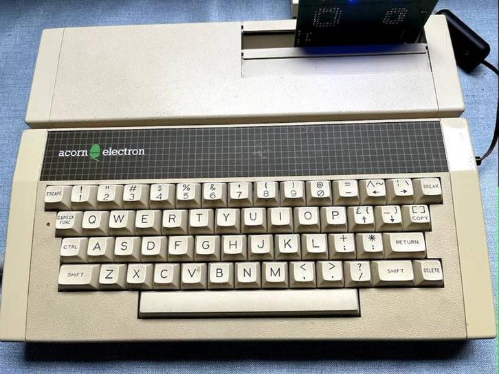 Acorn Electron met Plus-1 en ElkWiFi module, Computers en Software, Vintage Computers, Ophalen of Verzenden