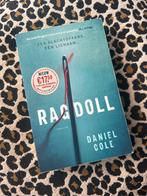 BOEK ; Ragdoll - Daniel Cole - Thriller, Ophalen of Verzenden, Zo goed als nieuw, Daniel Cole, Nederland