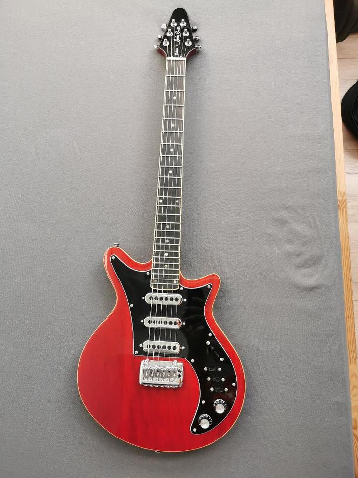 Harley Benton BM-75 Trans Red Deluxe met tas- goed als nieuw, Muziek en Instrumenten, Snaarinstrumenten | Gitaren | Elektrisch