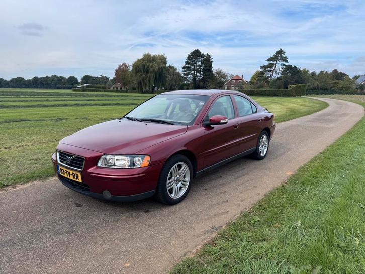 Volvo S60 2.0 T AUT 2007 Rood, Auto's, Volvo, Bedrijf, S60, ABS, Airbags, Airconditioning, Alarm, Bluetooth, Boordcomputer, Centrale vergrendeling