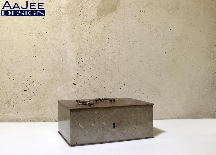 Beaumont geldkist - 2 Sleutels – Vintage Nederlands ontwerp, Antiek en Kunst, Curiosa en Brocante, Ophalen of Verzenden