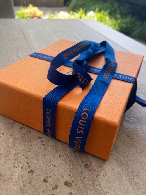LOUIS VUITTON ARMBAND, Sieraden, Tassen en Uiterlijk, Tassen | Damestassen, Nieuw, Handtas, Zwart, Ophalen of Verzenden