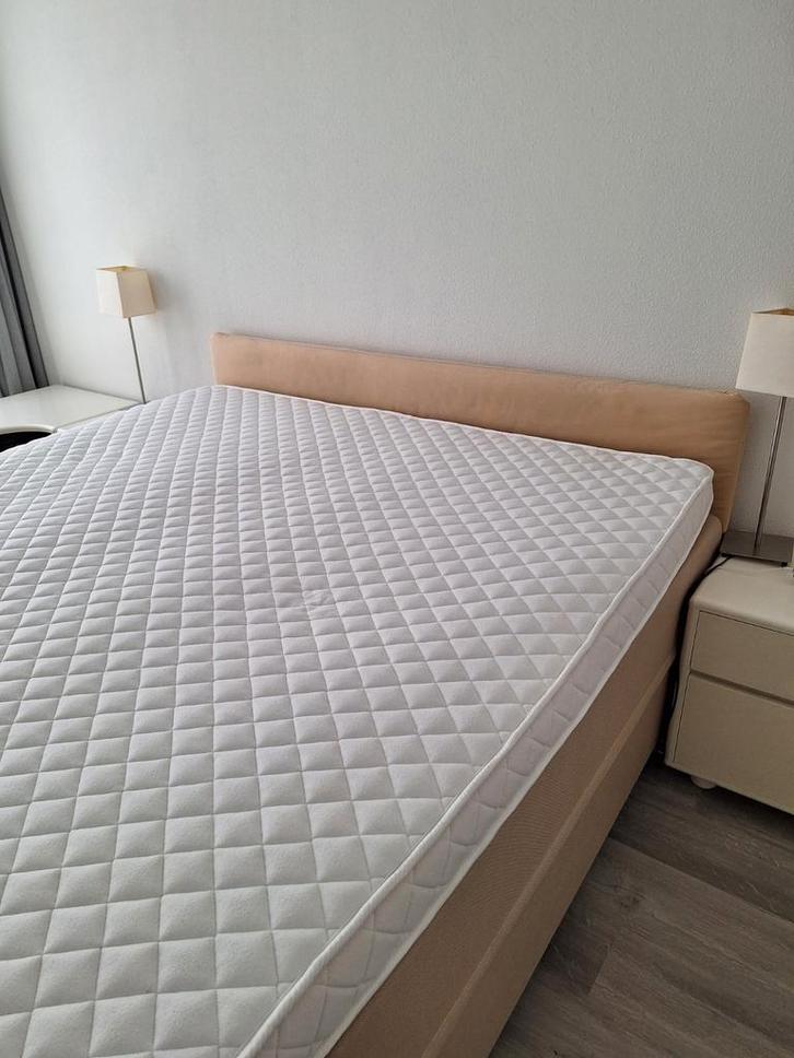 Boxspring met achterwand 180 x 210 Swiss Sense Home 185, Huis en Inrichting, Slaapkamer | Boxsprings, Gebruikt, 180 cm, 210 cm