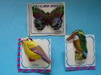 Blikken vogel vlinder broche uit Japan badge pin, Ophalen of Verzenden