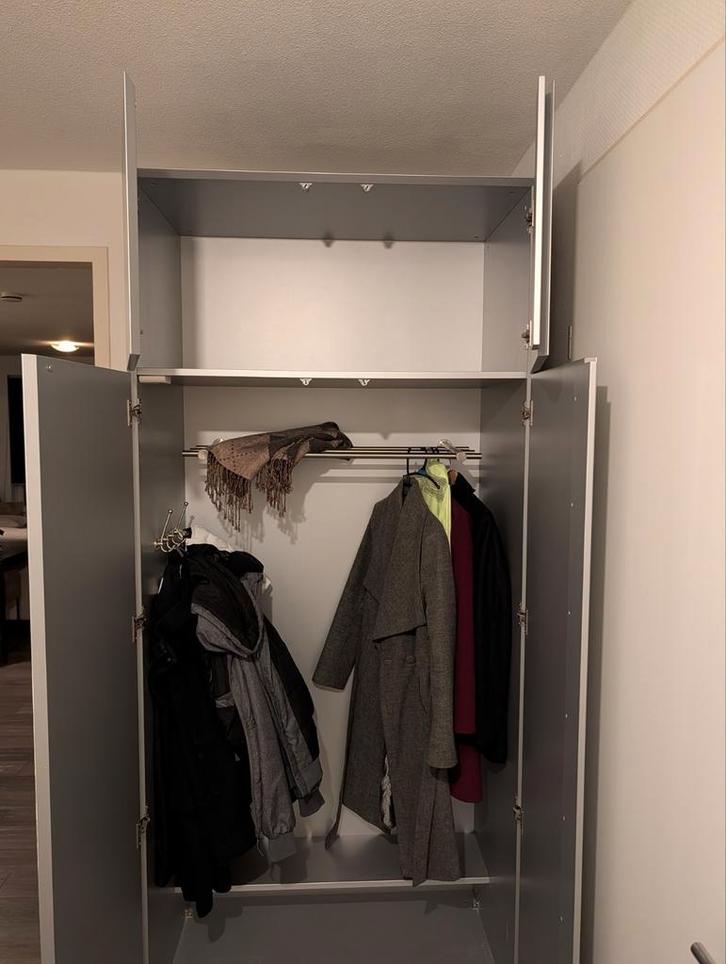 Mat zilveren garderobekast - 105x60x245cm, Huis en Inrichting, Kasten | Kledingkasten, Zo goed als nieuw, 200 cm of meer, 100 tot 150 cm