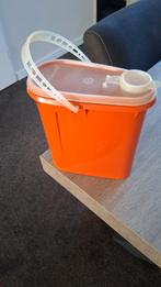 Oranje Tupperware Bus, Ophalen