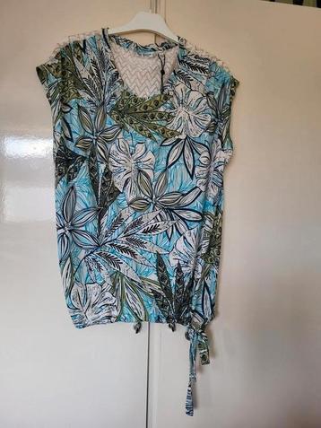SO SOIRE MOOI SHIRT  beschikbaar voor biedingen