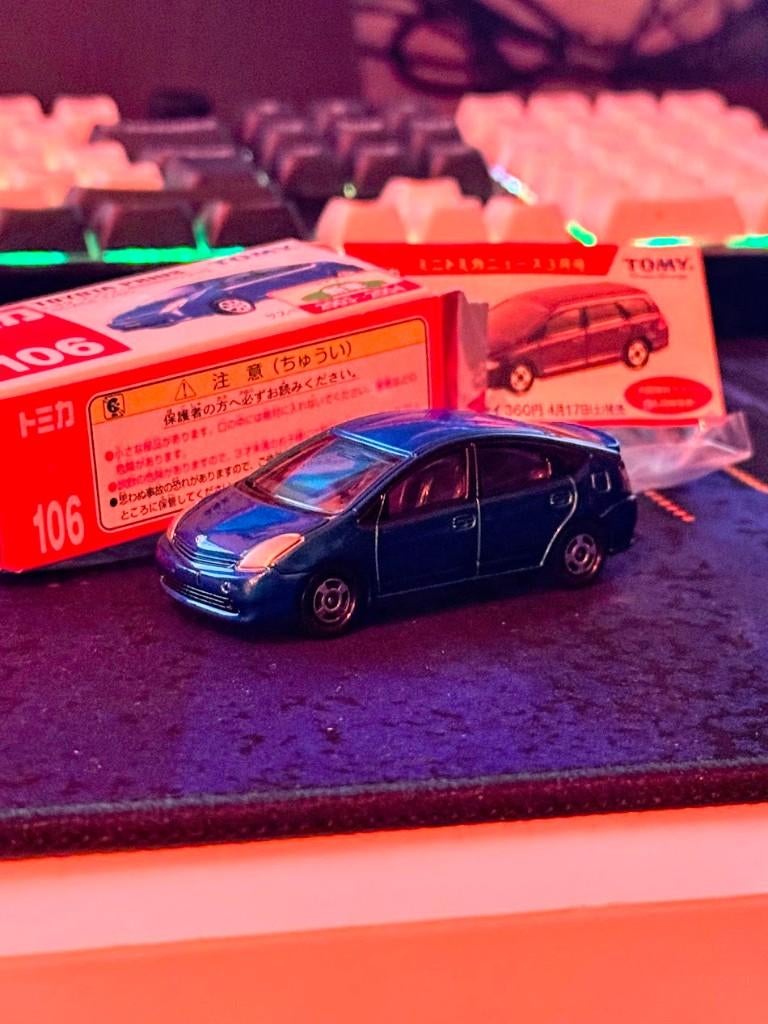 Tomica Toyota Prius 1/60 No. 106, blauw NIEUW, Ophalen of Verzenden, Nieuw, Auto