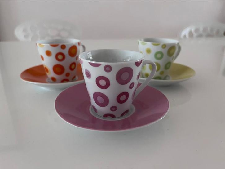 Vintage espresso kop en schotel jaren ‘80, Yves Rocher LBVYR, Huis en Inrichting, Keuken | Servies, Zo goed als nieuw, Kop(pen) en/of Schotel(s)