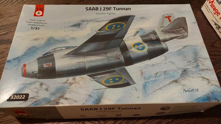Fly Model 1/32 SAAB J 29F Tunnan, Hobby en Vrije tijd, Modelbouw | Vliegtuigen en Helikopters, Zo goed als nieuw, Vliegtuig, Groter dan 1:72