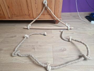 Schommel voor papagaai en touw beschikbaar voor biedingen