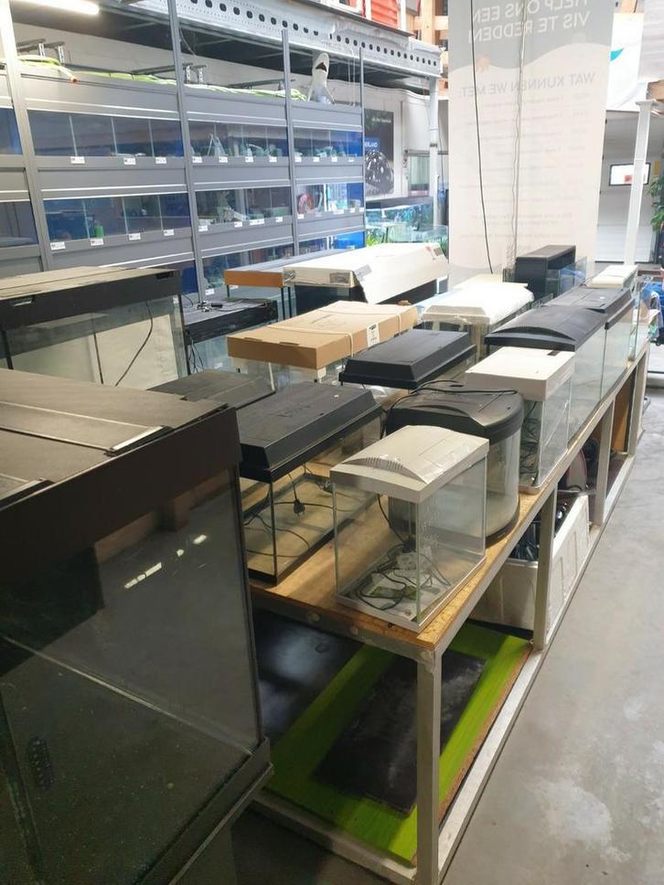 Vissenasiel 2ehands aquarium en toebehoren, Dieren en Toebehoren, Vissen | Aquaria en Toebehoren, Zo goed als nieuw, Leeg aquarium