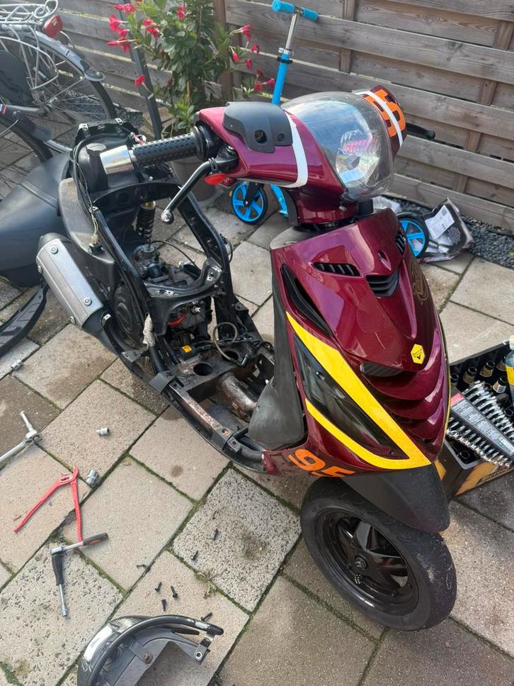 Zip 172cc brom, Fietsen en Brommers, Scooters | Piaggio, Gebruikt, Zip, Maximaal 45 km/u, Tweetakt, Ophalen
