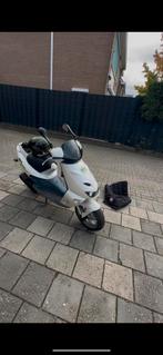 Aprilia sr www, Fietsen en Brommers, Scooters | Aprilia, Ophalen of Verzenden, Zo goed als nieuw, Benzine, Overige modellen