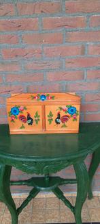 Houten medicijnkastje,Oost Europees, Antiek, Antiek en Kunst, Ophalen of Verzenden