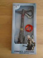 Assassin's Creed III - Latex Tomahawk (Battle Fatigued), Ophalen of Verzenden, Nieuw