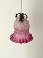 Vintage Frans hanglampje met roze rokkapje, Ophalen of Verzenden, Gebruikt, Glas, Minder dan 50 cm