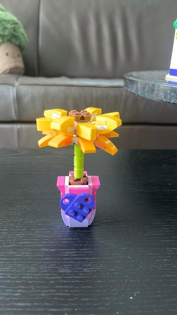 Lego bloem beschikbaar voor biedingen