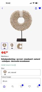 Splinternieuwe schelpenketting op standaard zwarte voet, Huis en Inrichting, Woonaccessoires | Kransen, Ophalen, Nieuw