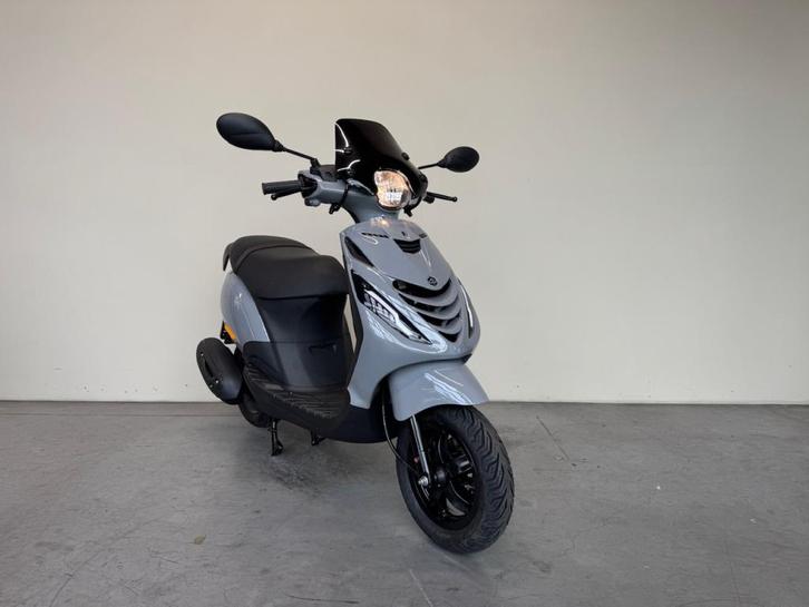 Piaggio Zip Brom 45 km/h, BWJ 10-2021, Nardo Grey, Fietsen en Brommers, Scooters | Piaggio