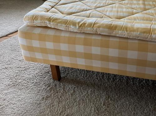 Hästens geel geblokt 2.10 x 1.80, Huis en Inrichting, Slaapkamer | Bedden, Gebruikt, Tweepersoons, 180 cm, 210 cm, Overige materialen