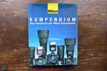Nikon Compendium, Nikon geschedenies van 1917 tot 1991 beschikbaar voor biedingen