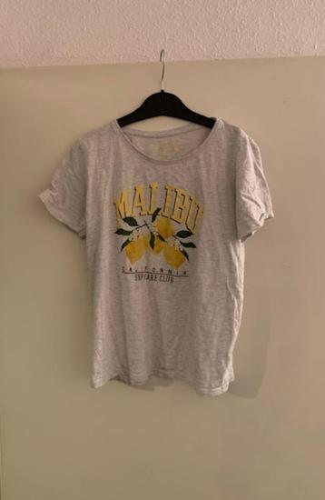 Grijze T-shirt van de Primark. Maat 158 beschikbaar voor biedingen