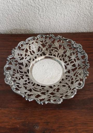 Mooi verzilverd bonbonschaaltje  beschikbaar voor biedingen