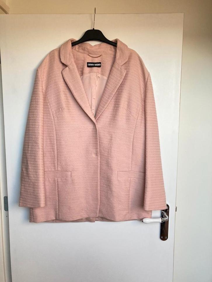 Gerry Weber blazer tussenjas maat 42 lichtroze boucle, Kleding | Dames, Jasjes, Kostuums en Pakken, Zo goed als nieuw, Jasje, Maat 42/44 (L)