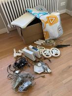 Grote partij Nintendo Wii spullen  (inclusief 2 console), Ophalen of Verzenden, Gebruikt, Met 3 controllers of meer, Met games