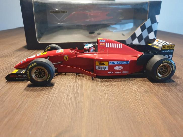 Ferrari 412 T2 1:18 Minichamps Alesi, Hobby en Vrije tijd, Modelauto's | 1:18, Zo goed als nieuw, Auto, MiniChamps, Ophalen of Verzenden