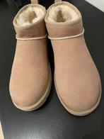 Ugg sand maat 41. Zeer zeer goede staat!, Kleding | Dames, Ophalen of Verzenden, Zo goed als nieuw, Beige, Sneakers of Gympen