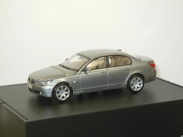 BMW 5er 5 Series Saloon - Kyosho 1:43  beschikbaar voor biedingen