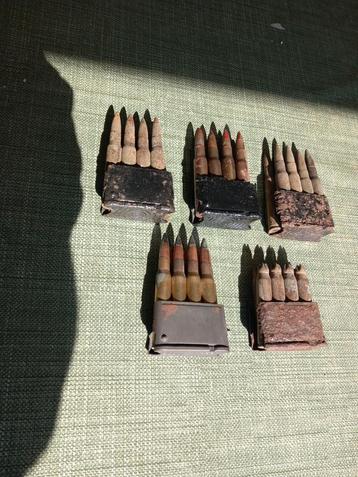 Lot lege, doorboorde Amerikaanse Garand Clips WO2, origineel beschikbaar voor biedingen