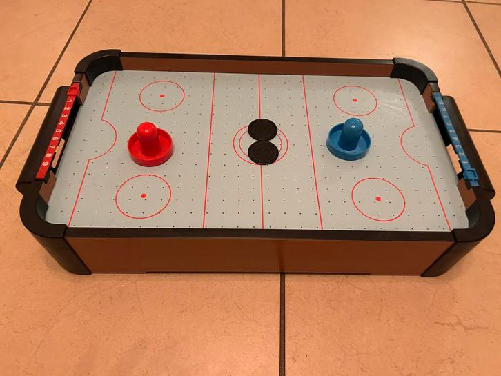 Airhockey tafelmodel, Kinderen en Baby's, Speelgoed | Speeltafels, Zo goed als nieuw, Ophalen of Verzenden