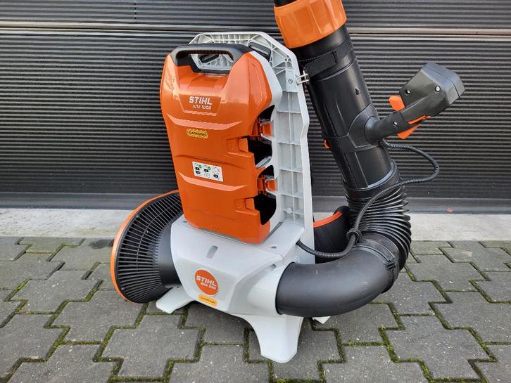 Stihl accubladblazer BGA 300 + Gratis ADA1000, Tuin en Terras, Bladblazers, Nieuw, Ruggedragen, Accu, Ophalen