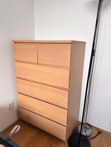 cabinet beschikbaar voor biedingen