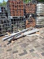 Betonpalen verkleurd, Ophalen, Zo goed als nieuw