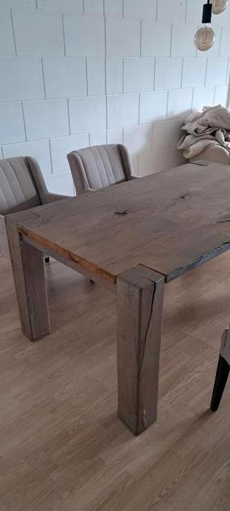 Eetkamer set Goossens tafel geïmpregneerd beschikbaar voor biedingen
