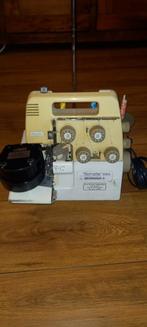look naaimachine, merk BERNINA,Inc boekje,werkt prima, goed, Hobby en Vrije tijd, Naaimachines en Toebehoren, Ophalen of Verzenden