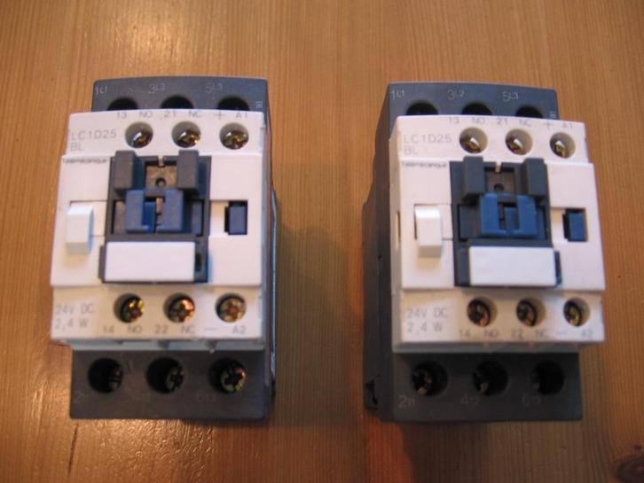 Telemecanique magneetschakelaar LC1D25 relais(24 VDC spoel)., Hobby en Vrije tijd, Elektronica-componenten, Gebruikt, Verzenden