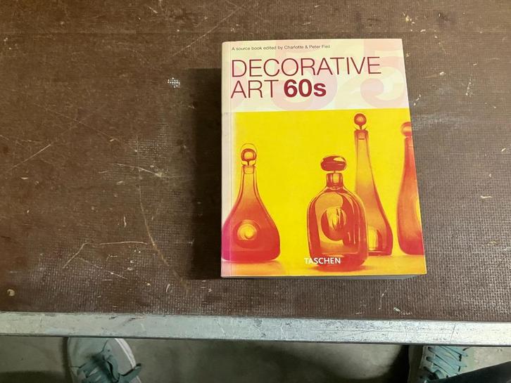 Vignelli Sottsass Vitra Saarinen Wirkkala Jensen, Boeken, Kunst en Cultuur | Fotografie en Design, Zo goed als nieuw, Ophalen