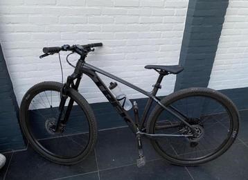 Mountainbike trek x caliber 8 maat m nieuwstaat beschikbaar voor biedingen