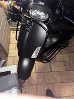 Vespa sprint notte, Fietsen en Brommers, Scooters | Vespa, Ophalen, Zo goed als nieuw, Maximaal 45 km/u, Benzine