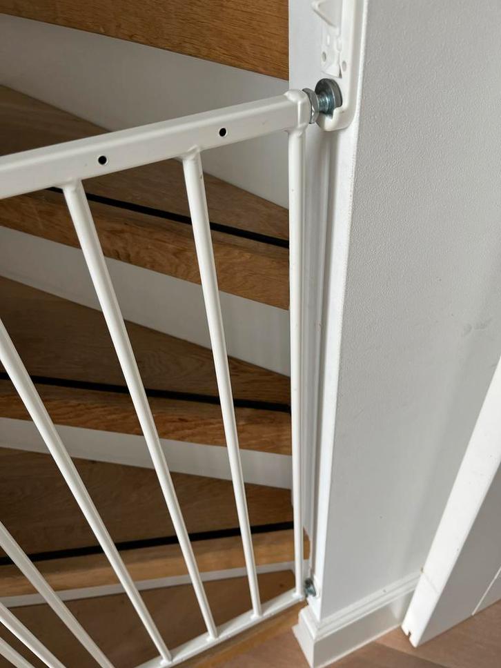 2x Traphekje Daan - 60-107 cm, Kinderen en Baby's, Traphekjes, Zo goed als nieuw, Schroefhekje, Metaal of IJzer, 100 tot 115 cm