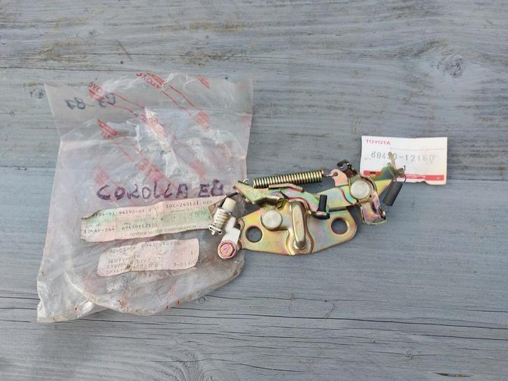 ACHTERKLEP SLOT 69430-12180 TOYOTA COROLLA E8 E9 LIFTBACK, Auto diversen, Overige Auto diversen, Ophalen of Verzenden