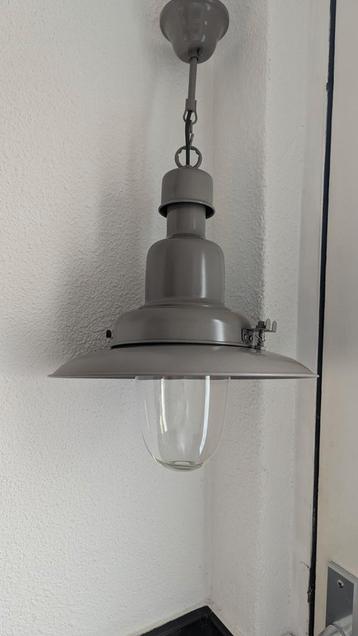 Hanglampen twee stuks beschikbaar voor biedingen