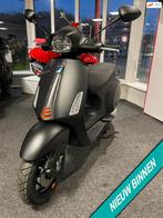 Vespa Sprint 50 S 45 km E5+ Scooter NIEUW BETAAL met in3, Fietsen en Brommers, Info@vespa.nl, Gebruikt, Overige modellen, V
v  v